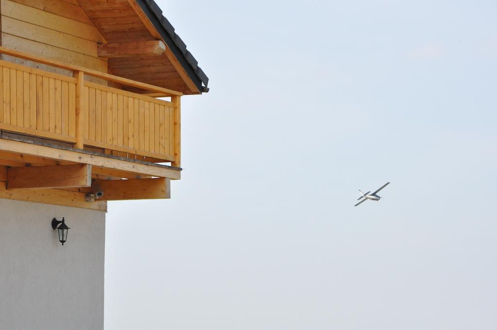 Villa Swiss Sacele Exterior photo