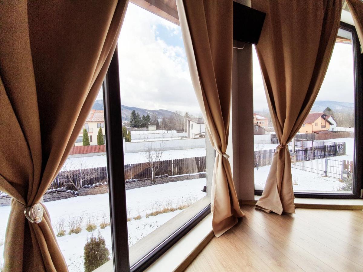 Villa Swiss Sacele Exterior photo