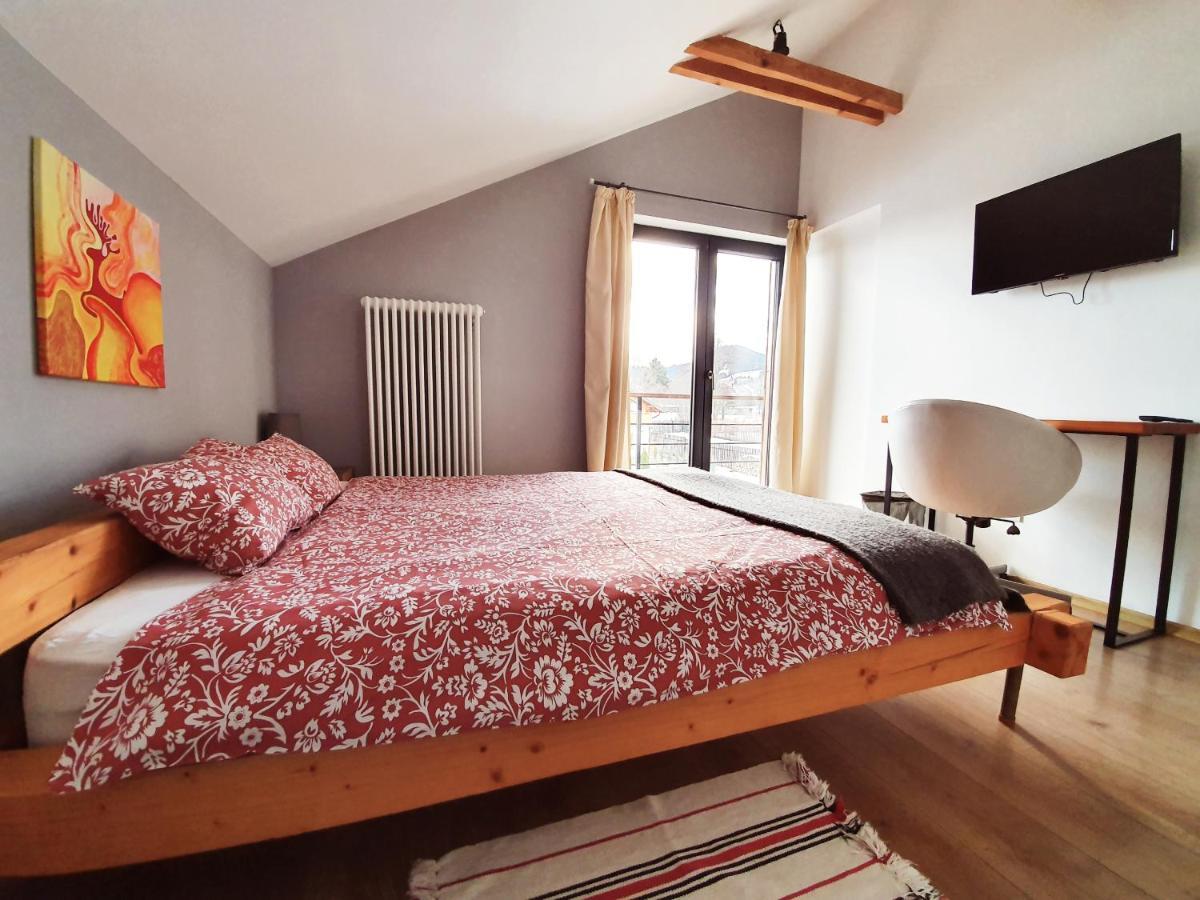 Villa Swiss Sacele Exterior photo